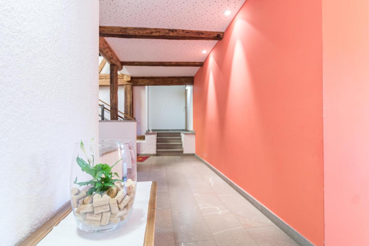 Strasserhof Tenuta-Weingut Vahrn Bagian luar foto