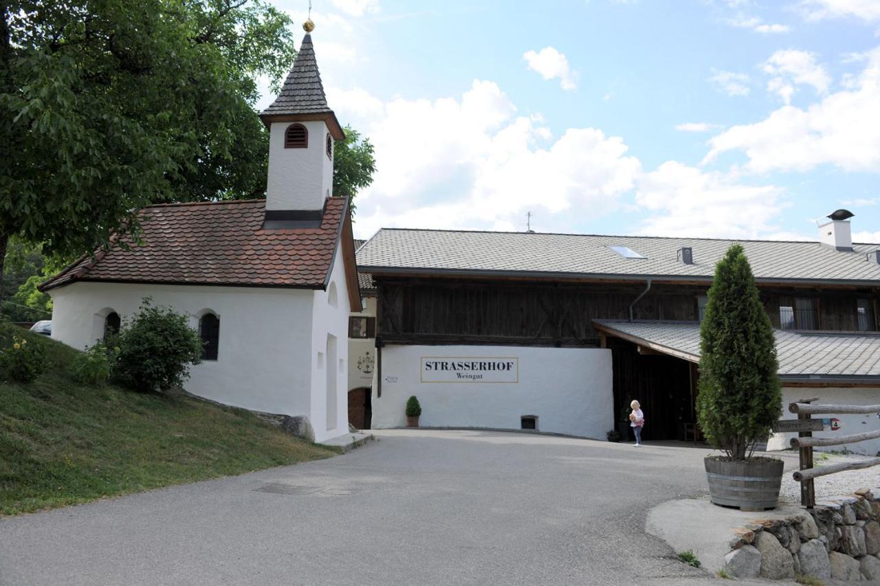 Strasserhof Tenuta-Weingut Vahrn Bagian luar foto
