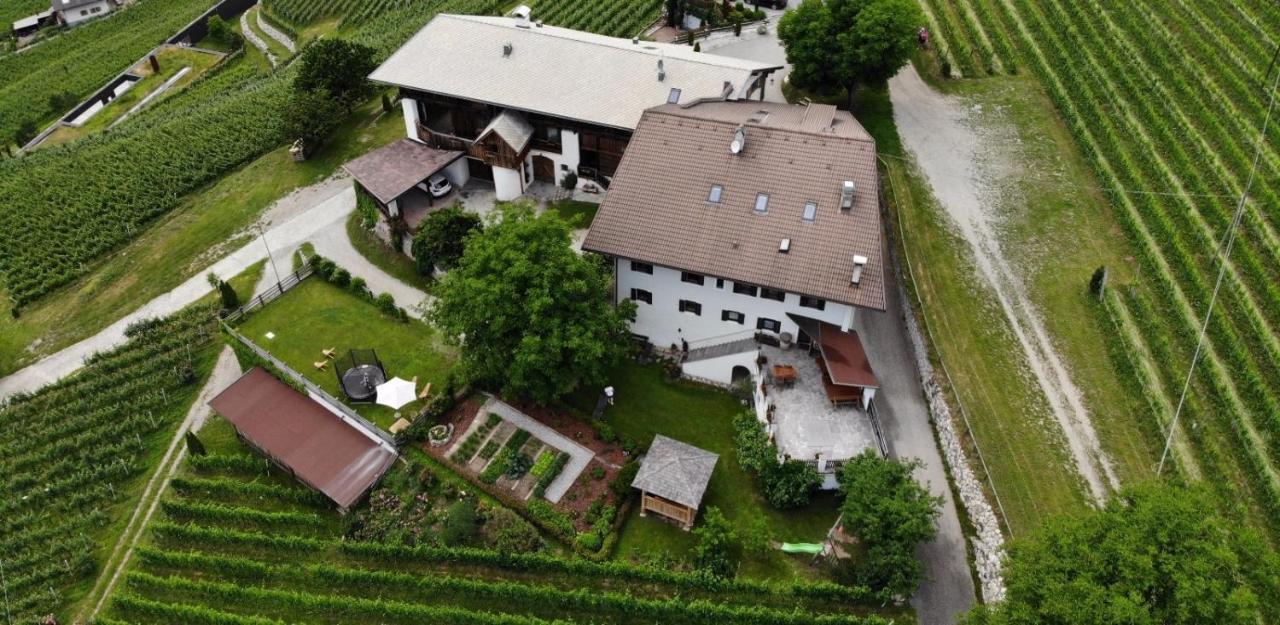 Strasserhof Tenuta-Weingut Vahrn Bagian luar foto