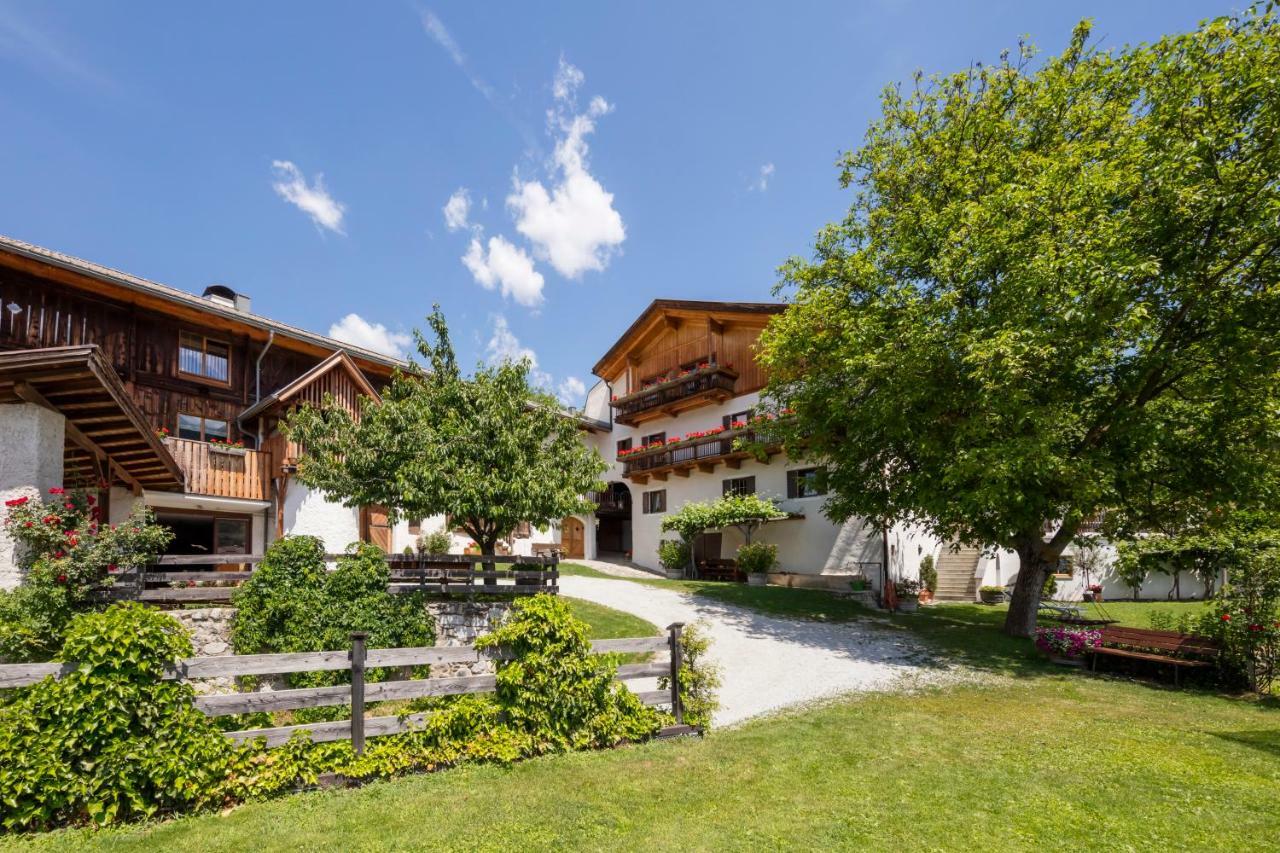 Strasserhof Tenuta-Weingut Vahrn Bagian luar foto